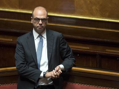 Dal Pd a Forza Italia, Alfano in cerca di alleati