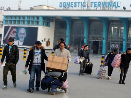 Migranti, un afghano espulso dalla Germania si impicca a Kabul