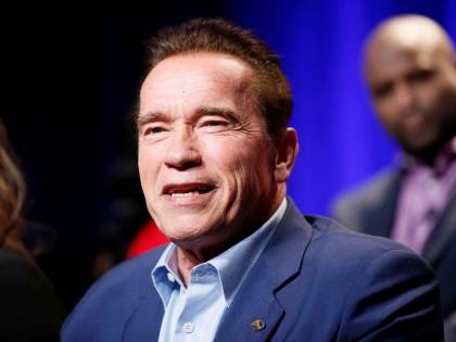Arnold Schwarzenegger salva una donna di 102 anni dallo sfratto