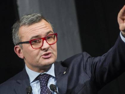 I 41 sottosegretari di Gentiloni: è "fotocopia" del governo Renzi