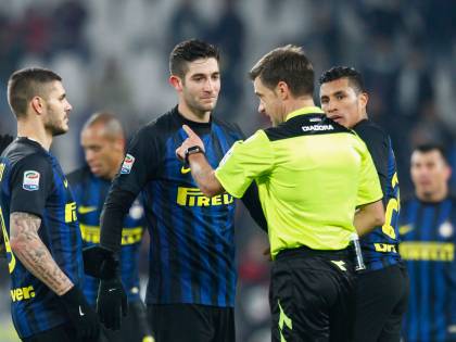Inter su tutte le furie per un presunto errore dell'arbitro Rizzoli
