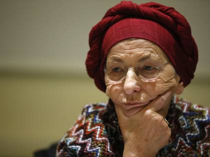 Bonino a Renzi: "Riveda l'accordo con la Libia sui migranti o niente accordo"
