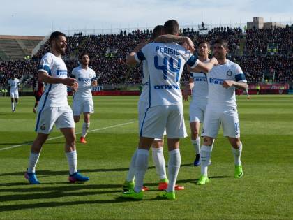Inter, manita al Cagliari: nerazzurri a -6 dalla Champions League