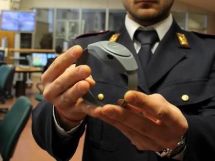 "Meglio in carcere che con mia moglie". Ed evade dai domiciliari
