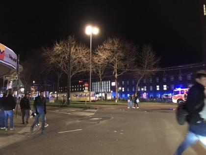 Germania, uomo con un ascia aggredisce passanti a Dusseldorf