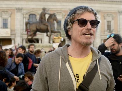 Niccolò Fabi celebra i 20 anni di carriera con un progetto-racconto