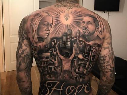 Gabigol esagerato: maxi tatuaggio su tutta la schiena