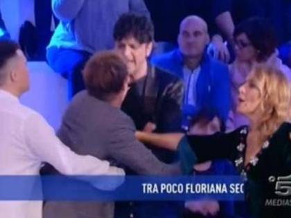 Domenica Live, ecco cosa è successo durante la pubblicità tra Facci e l'avvocato di Cicciolina