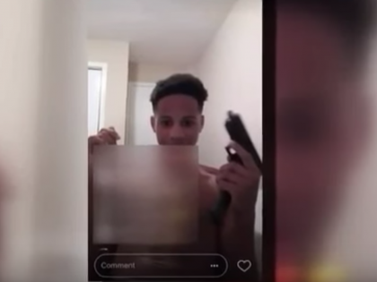 Stroncato da un colpo di pistola mentre è in diretta su Instagram