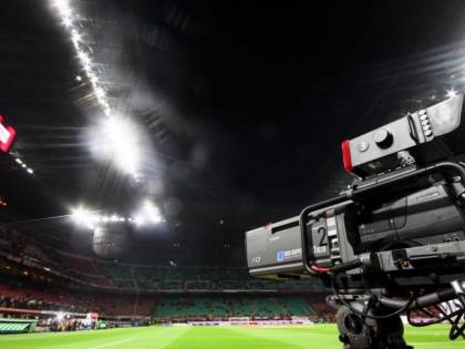 Rivoluzione in A: moviola in campo dal prossimo campionato. Tavecchio sarà il commissario