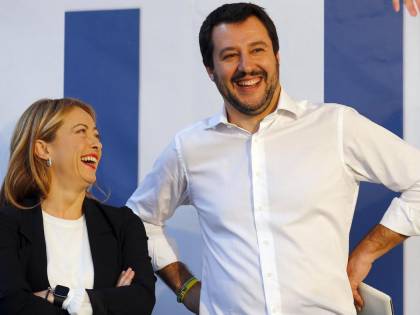 Gli anti Ue d'Italia festeggiano la Le Pen: "È ora di liberarsi dalla gabbia"