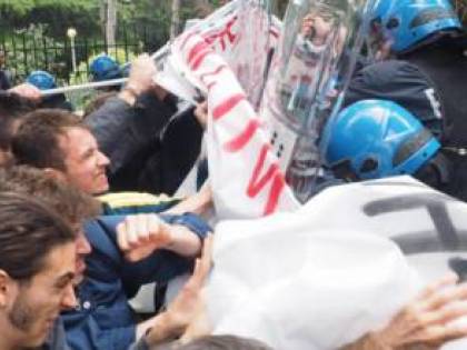 Allarme contestatori greci al G7 di Bari