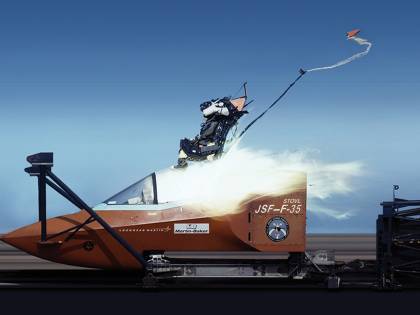 F-35A, rimosse le restrizioni di volo per i piloti leggeri