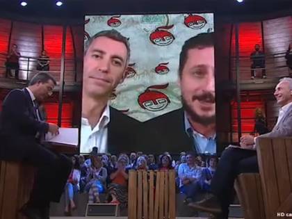 Gag di Luca e Paolo. Ma Travaglio ride a denti stretti