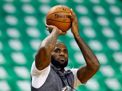 Adesso Los Angeles ha un re Lebron ha detto sì ai Lakers