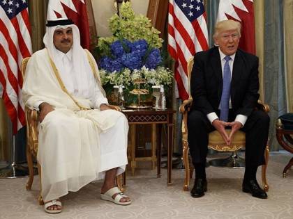 Finisce dopo tre anni l'embargo al Qatar. L'abbraccio storico fra il principe e l'emiro