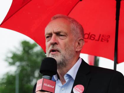 Londra, l'attentato infiamma la campagna elettorale. Corbyn: "May si dimetta"