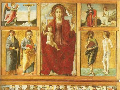 La Madonna sfila davanti alle aziende indagate: caos a Barletta