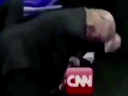 Trump pubblica un video in cui prende a pugni in faccia la Cnn: è polemica