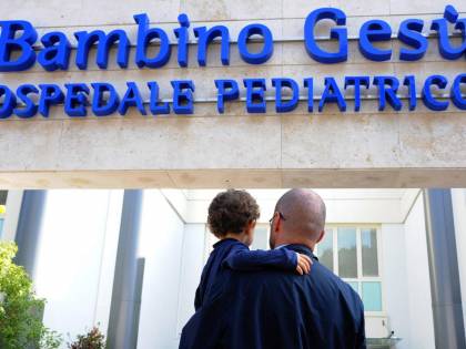 Bambina di 9 anni uccisa dalla schiuma da barba del padre