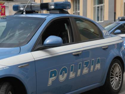 Milano, getta candeggina su una cameriera: colpite anche due turiste