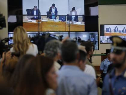 E il fratello di Carminati esulta: "Merd*** preparate gli avvocati"