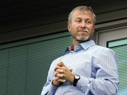 Londra non rinnova il passaporto a Roman Abramovich, costretto a tornare in Russia