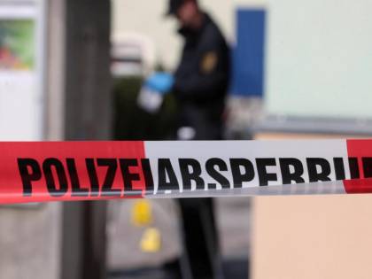 Paura a Monaco, un'auto piomba su un gruppo di persone