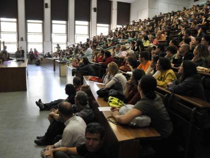 Teramo, 7 mila studenti si candidano. Ma i posti da infermiere sono solo 30