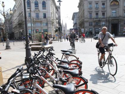 Bike sharing senza stazioni. L'assessore ai milanesi: "No al parcheggio selvaggio"