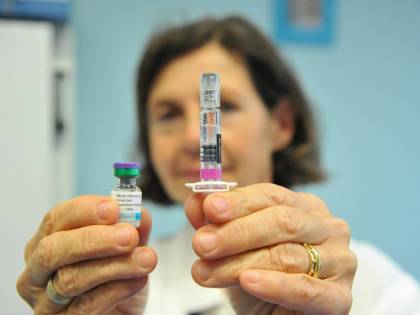 "Dai migranti rischio contagio, vaccinare i bimbi in stanze diverse"