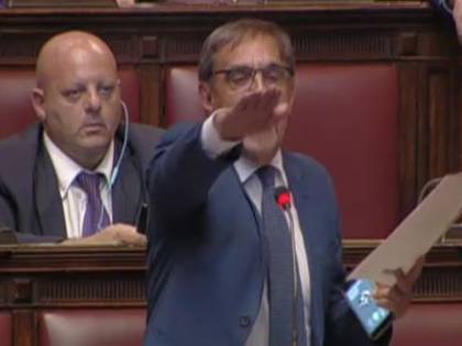 Fascismo, La Russa sfida Fiano "Attenti ad alzare il braccio..."