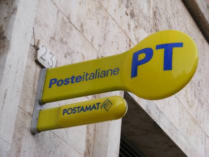 Poste, a luglio via all'aumento dei costi per spedire pacchi e lettere