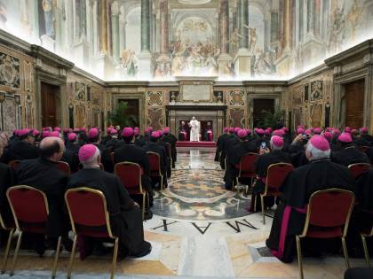 Il Papa replica alle accuse di eresia: "La teologia dell'Amoris Laetitia non è lontana da tradizione"