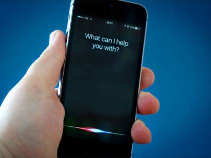 Apple cerca un ingegnere-psicologo per fare di Siri il nostro terapeuta