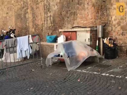 Via i clochard da San Pietro: così è "fallita" l'accoglienza
