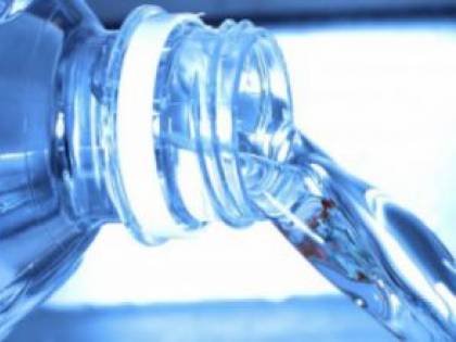 L'allarme dell'Oms: "Microplastica pericolosa in moltissime bottigliette d'acqua"