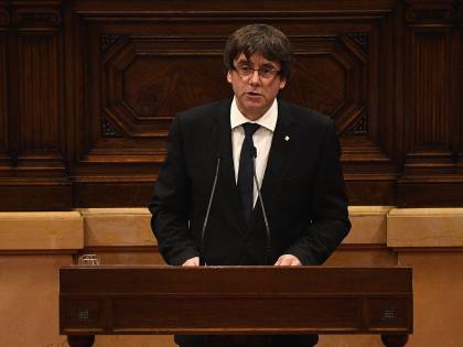 Catalogna, la mossa di Madrid: "Si torna alle urne a gennaio"