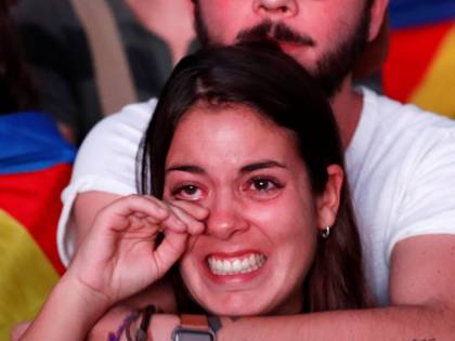 La delusione dei catalani dopo le parole di Puigdemont