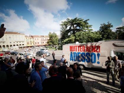 Indagato per fallimento l'ex autista del camper di Renzi