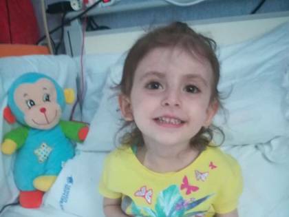 Corsa contro il tempo per salvare Elisa: anche i vip scendono in campo