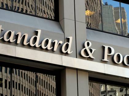 Le agenzie di rating si stanno per esprimere. Ecco i rischi