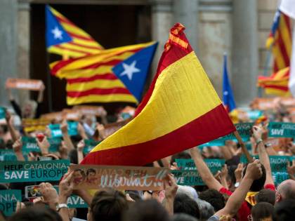 Catalogna, la Corte spagnola annulla la dichiarazione d'indipendenza