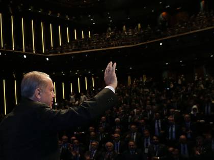 Erdoğan minaccia di epurare anche i sindaci dell'opposizione