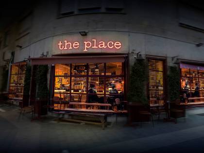 "The Place", perfetti sconosciuti in balia di demoni e desideri