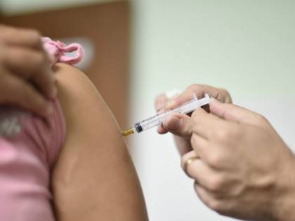 Vaccini, il governo pensa ad un obbligo flessibile. Ma occorre l'anagrafe digitalizzata