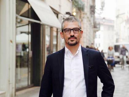 Toh, ecco un uomo molestato e rovinato da una donna