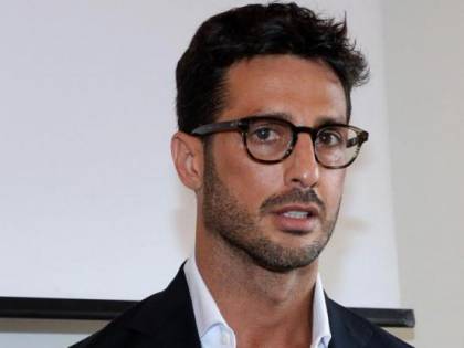 Milano, Corona denunciato dalla Moric per il mancato mantenimento del figlio: interrogato dai pm