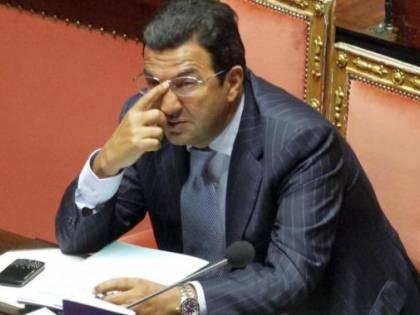 Gentile si smarca da Ap: "Votate FI e Berlusconi"