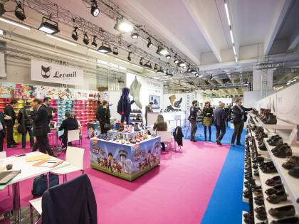 Calzature, le nuove collezioni debuttano a Expo Riva Schuh